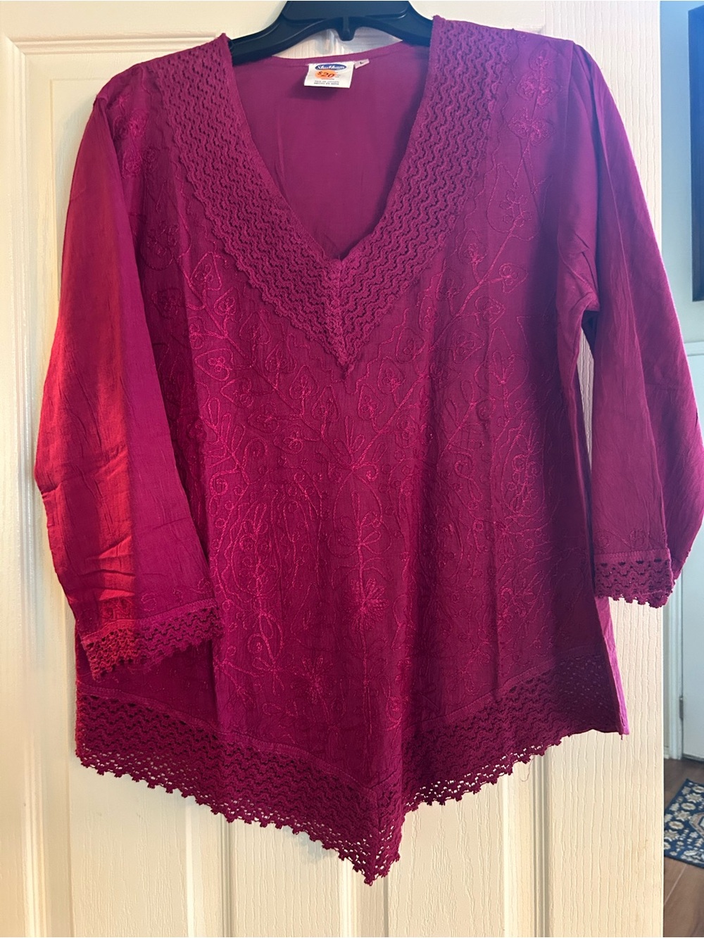 Women’s Magenta Embroidered V-Neck Tunic Top